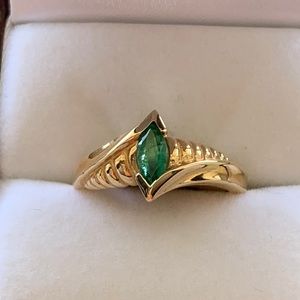 NWOT Genuine Emerald Marquis Set in 14KY Gold